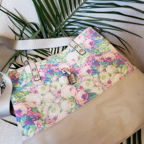 Floral Jessica Simpson bag - Picture 1 of 9